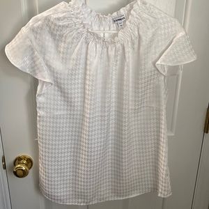 White patterned short sleeve blouse keyhole in back